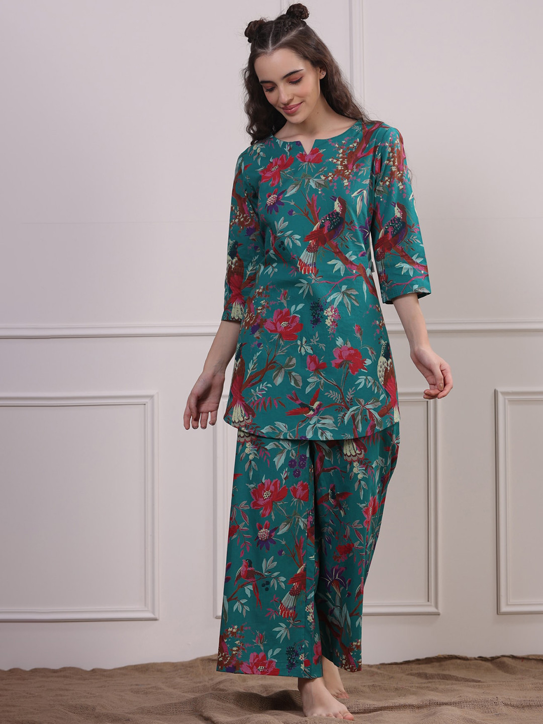 

JISORA Green Floral Printed Pure Cotton Kurti With Trousers