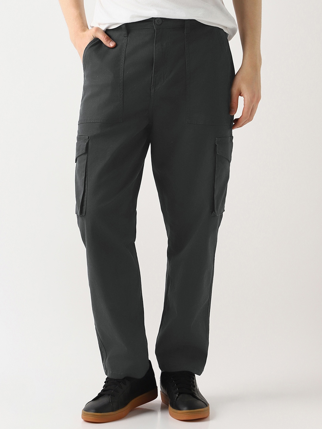 

Bewakoof Men Baggy Oversized Cargo Pants, Grey