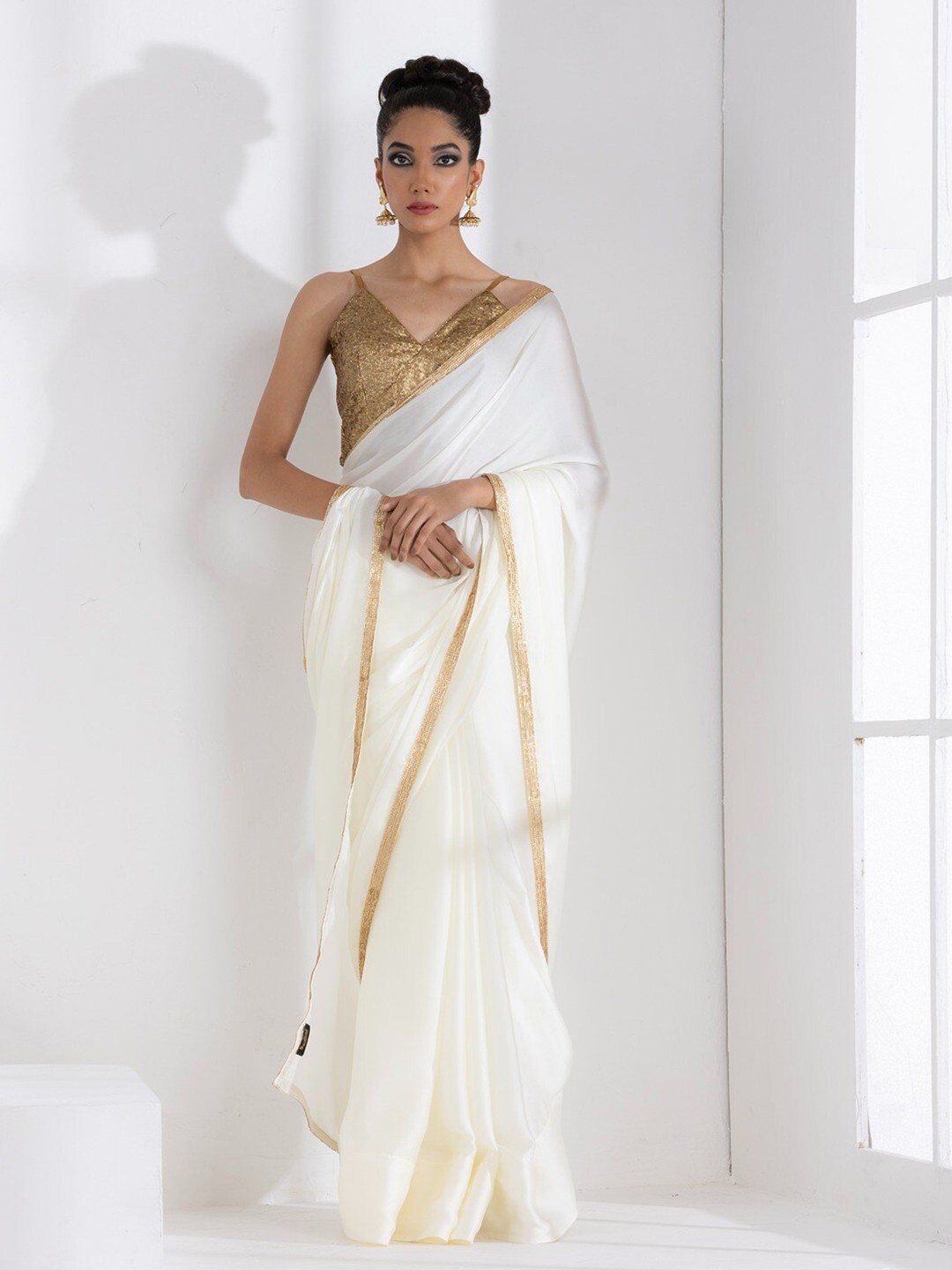 

Swtantra Satin Saree With Lace, Cream