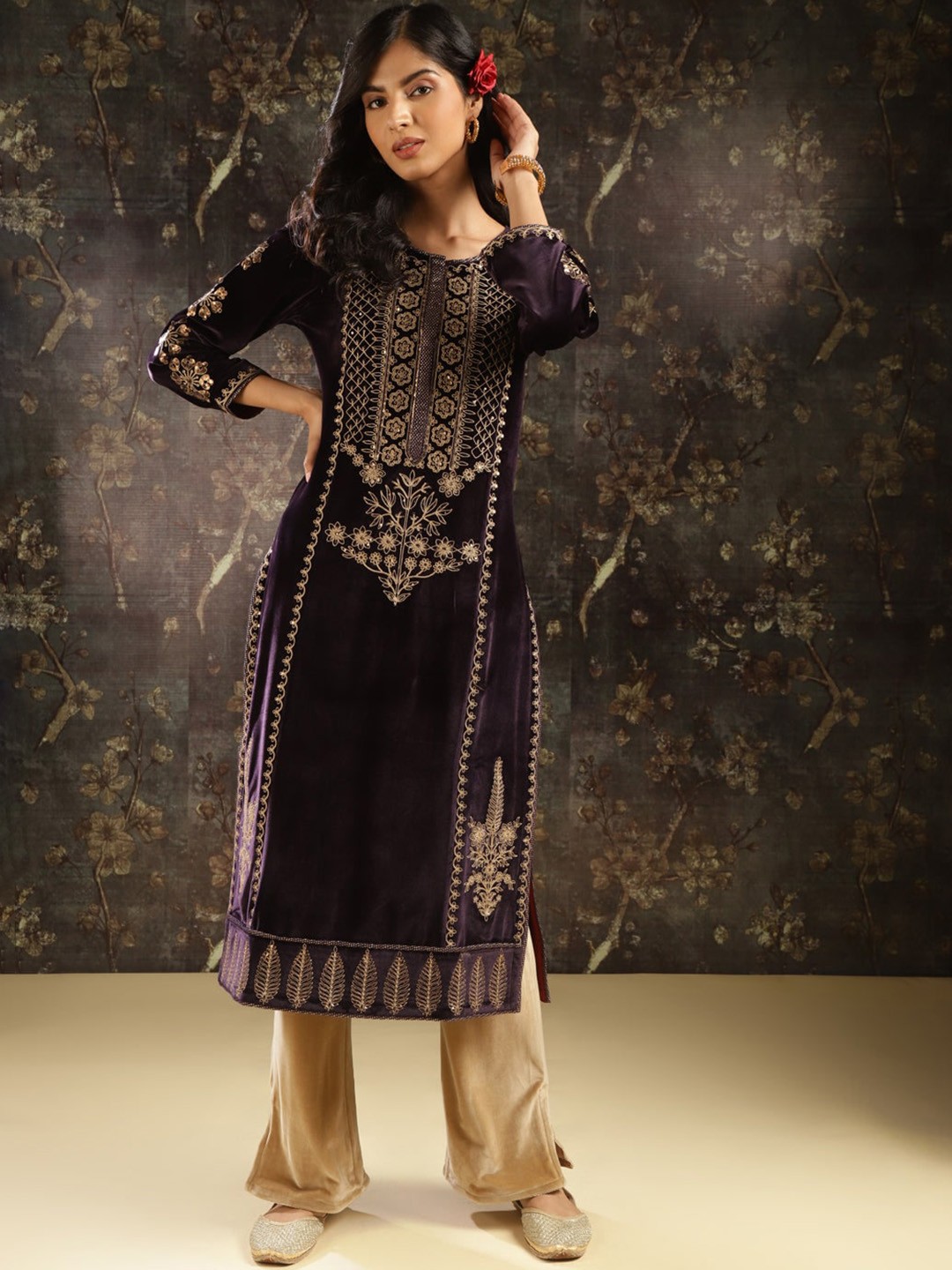 

Lakshita Floral Embroidered Round Neck Three-Quarter Sleeve Sequins Velvet Kurta, Purple
