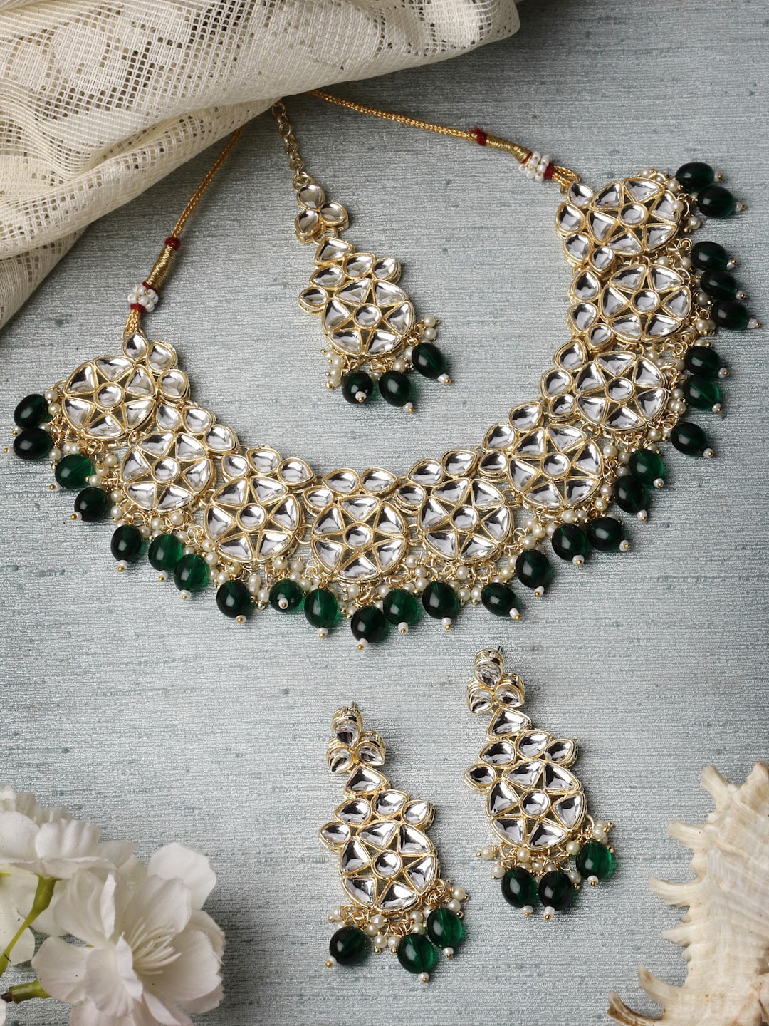 

Sukkhi Gold-Plated Kundan-Studded & Beaded Jewellery Set