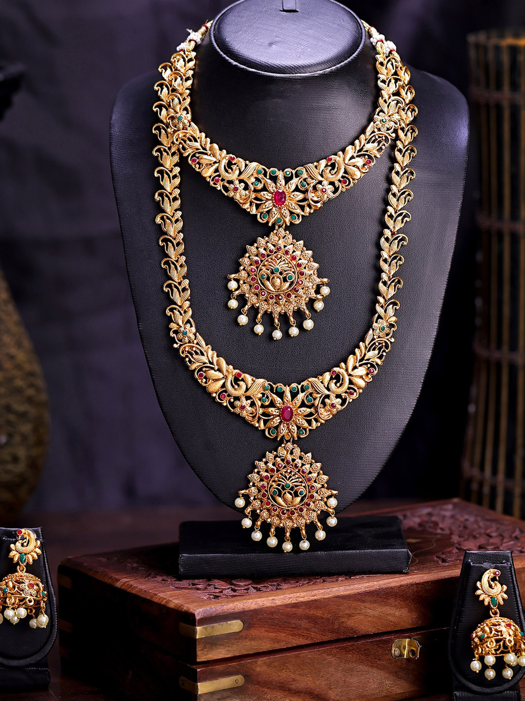 

Sukkhi Gold-Plated AD Stone-Studded Jewellery Set