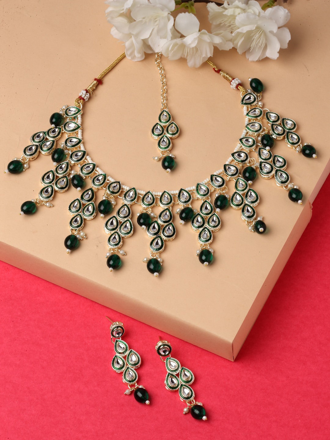 

Sukkhi Gold-Plated Kundan-Studded & Beaded Jewellery Set