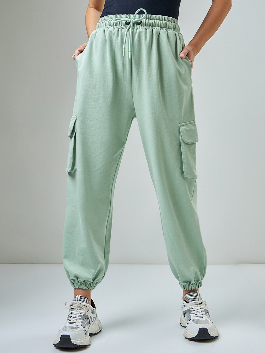 

Bewakoof Air 1.0 Women Oversized Cargo Joggers, Green