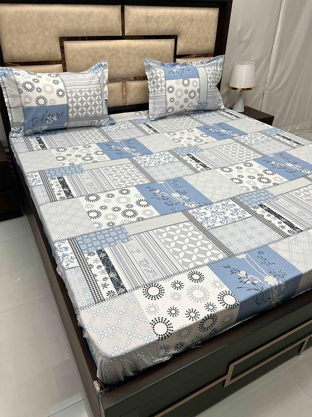 

Pure Decor Royal Velar Blue & White Floral Cotton 400 TC King Bedsheet & 2 Pillow Covers