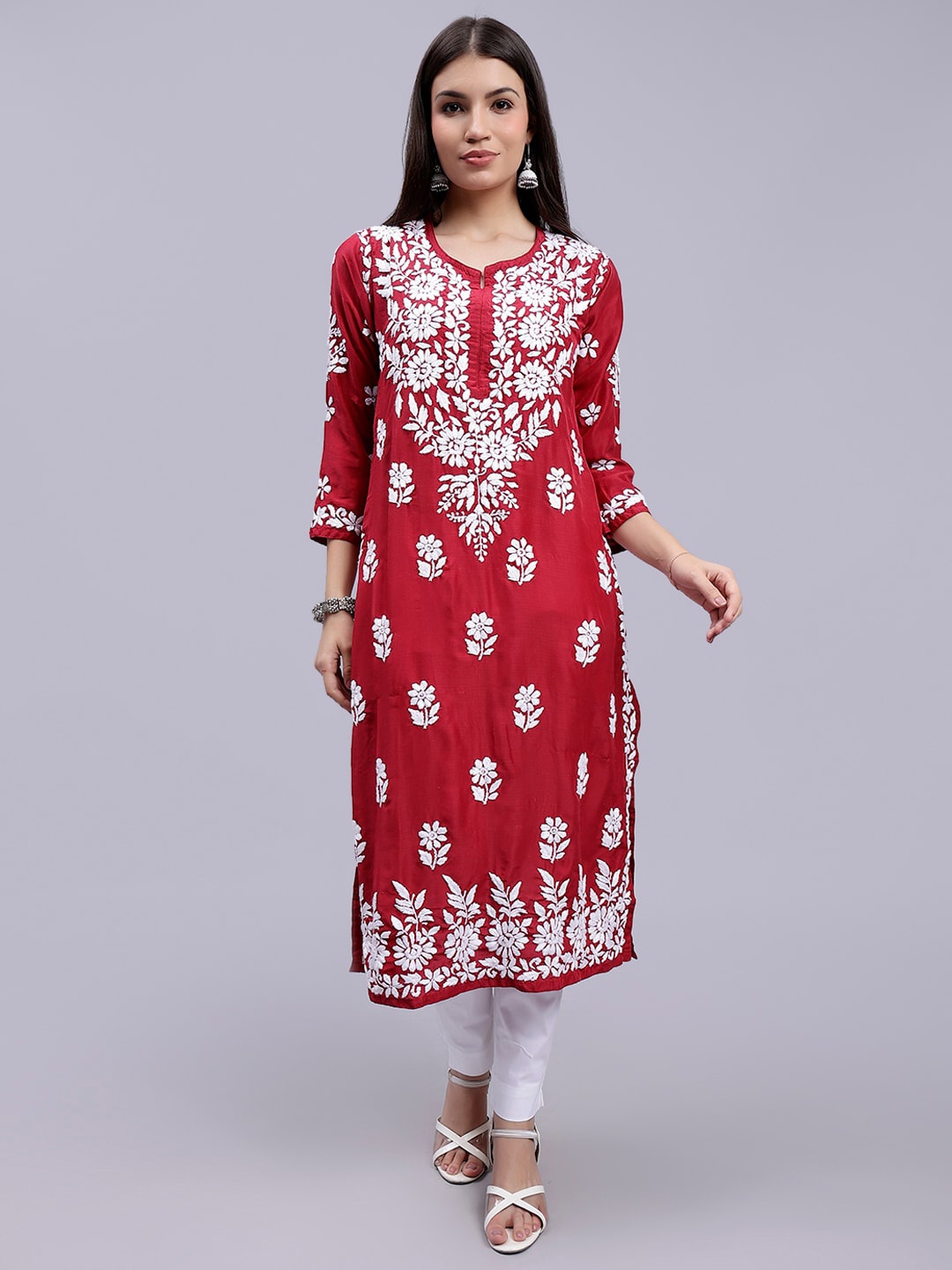 

Seva Chikan Ethnic Motifs Lucknowi Chikankari Embroidered Regular Kurta, Maroon