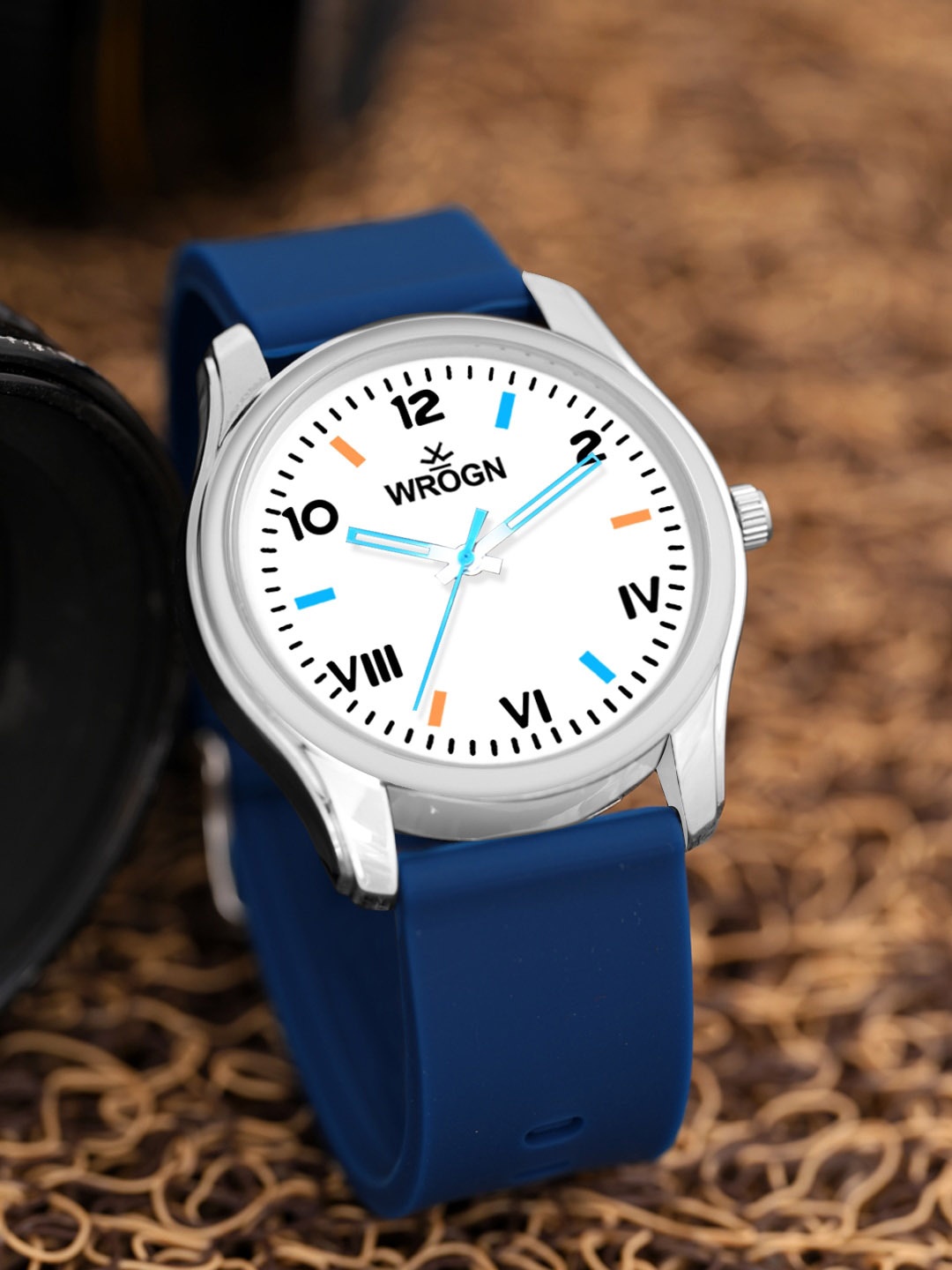 

WROGN Men Water Resistance Stainless Steel Analogue Watch HOBWRG0411, White