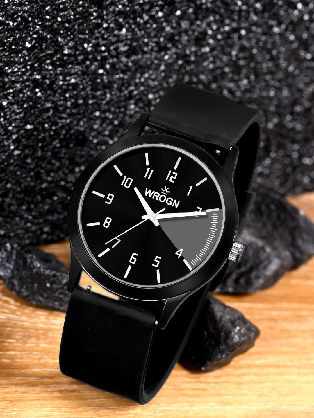 

WROGN Men Dial & Straps Analogue Watch HOBWRG0409, Black