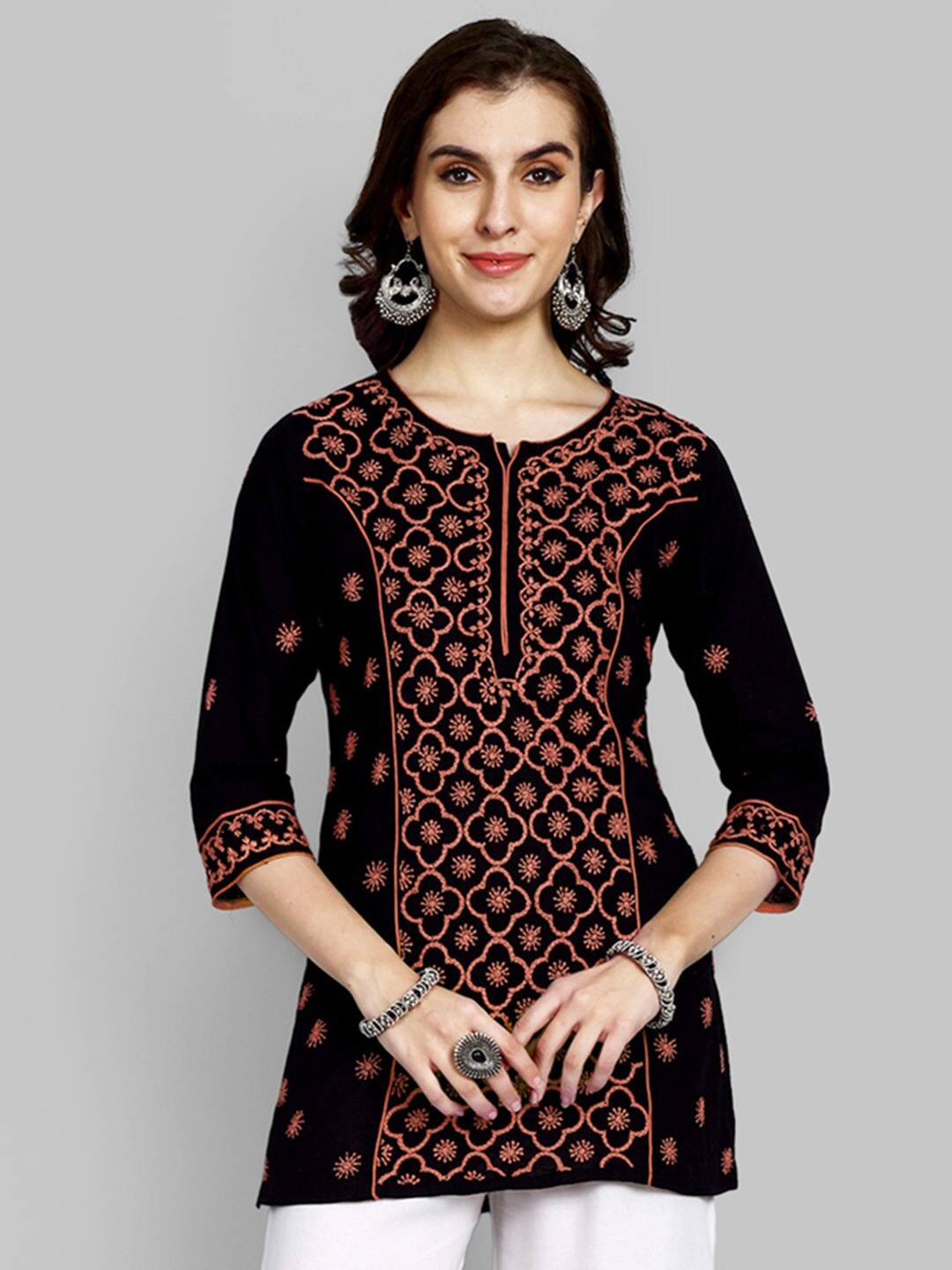 

ADA Ethnic Motifs Embroidered Lucknowi Chikankari Pure Cotton Kurti, Black