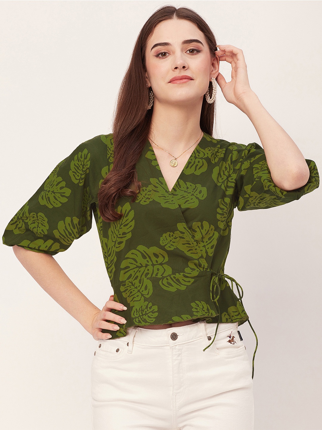 

Moomaya Tropical Print V-Neck Puff Sleeves Tie-Ups Cotton Regular Crop Top, Green