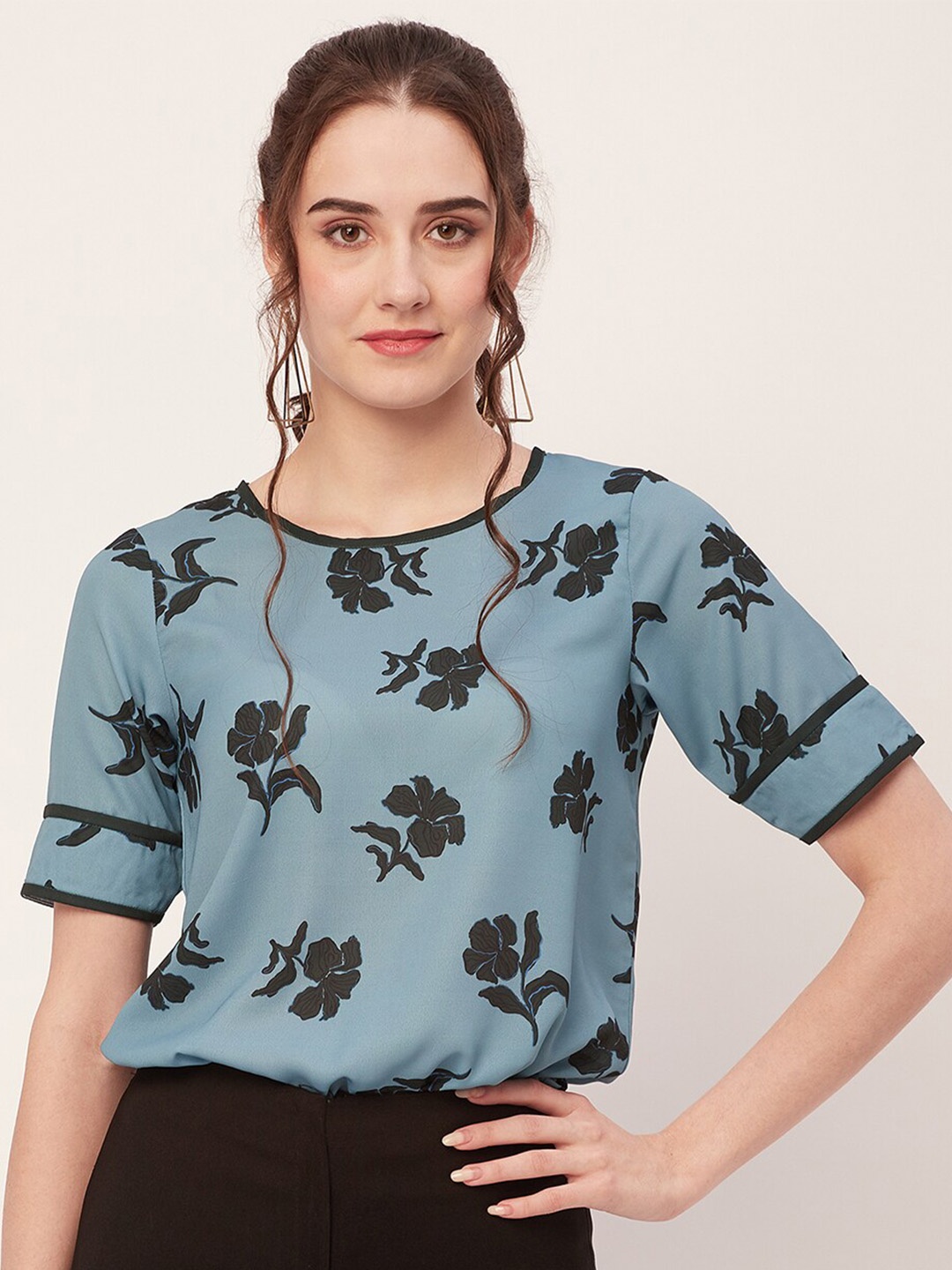 

Moomaya Floral Printed Boat Neck Regular Top, Green