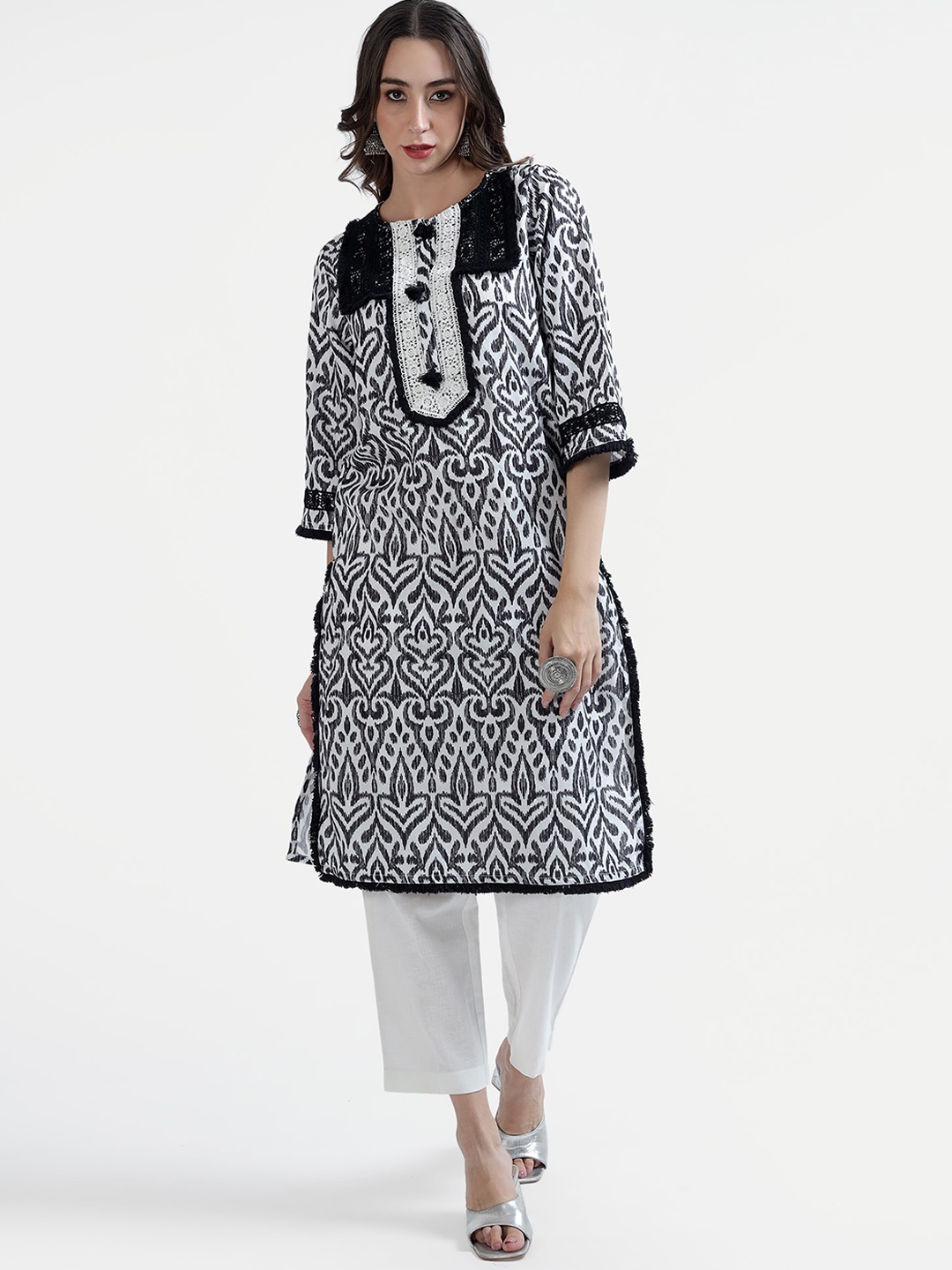 

TYAAR Abstract Printed Straight Kurta with Trousers, White