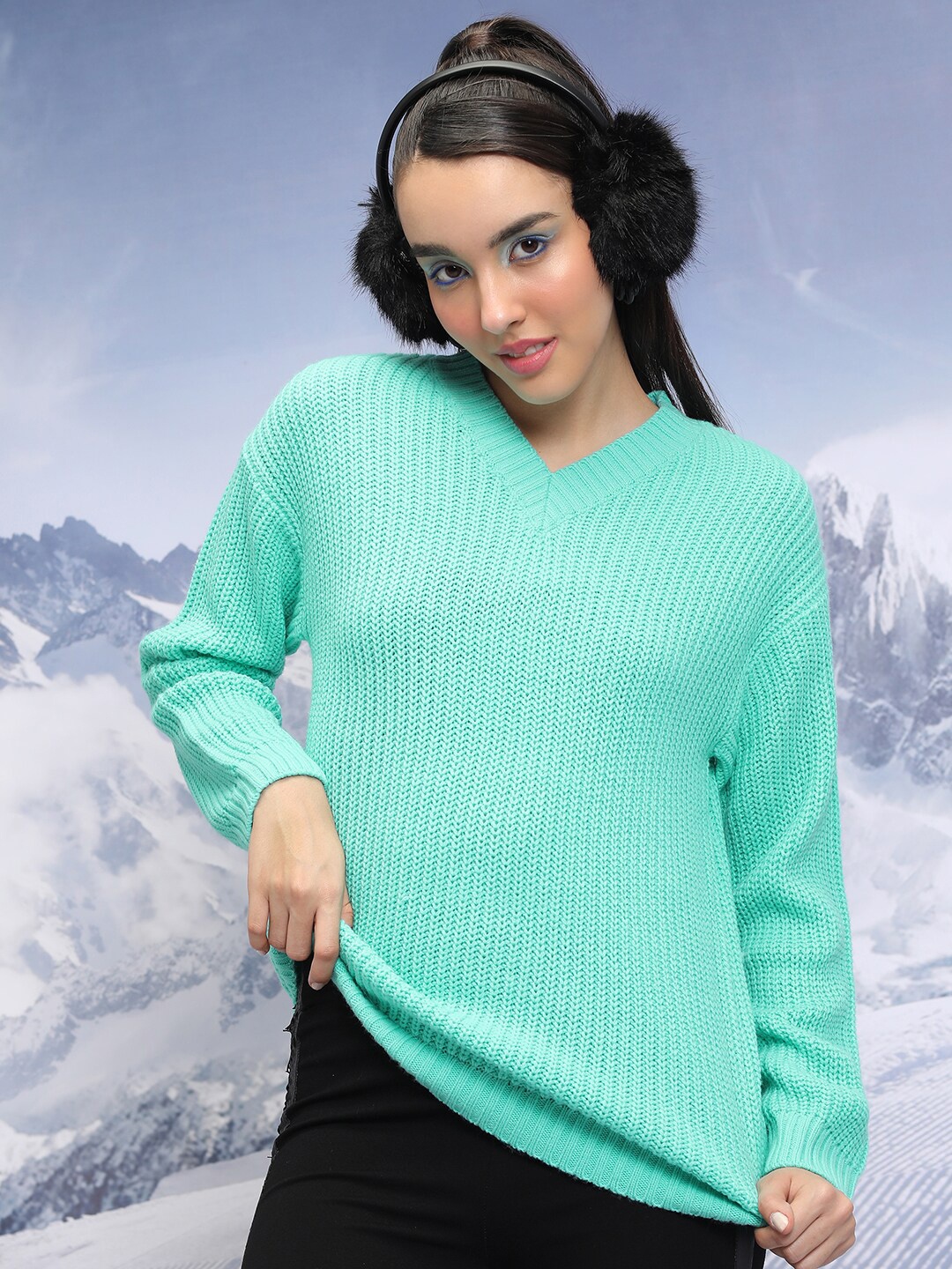 

Tokyo Talkies Blue V-Neck Acrylic Pullover, Green