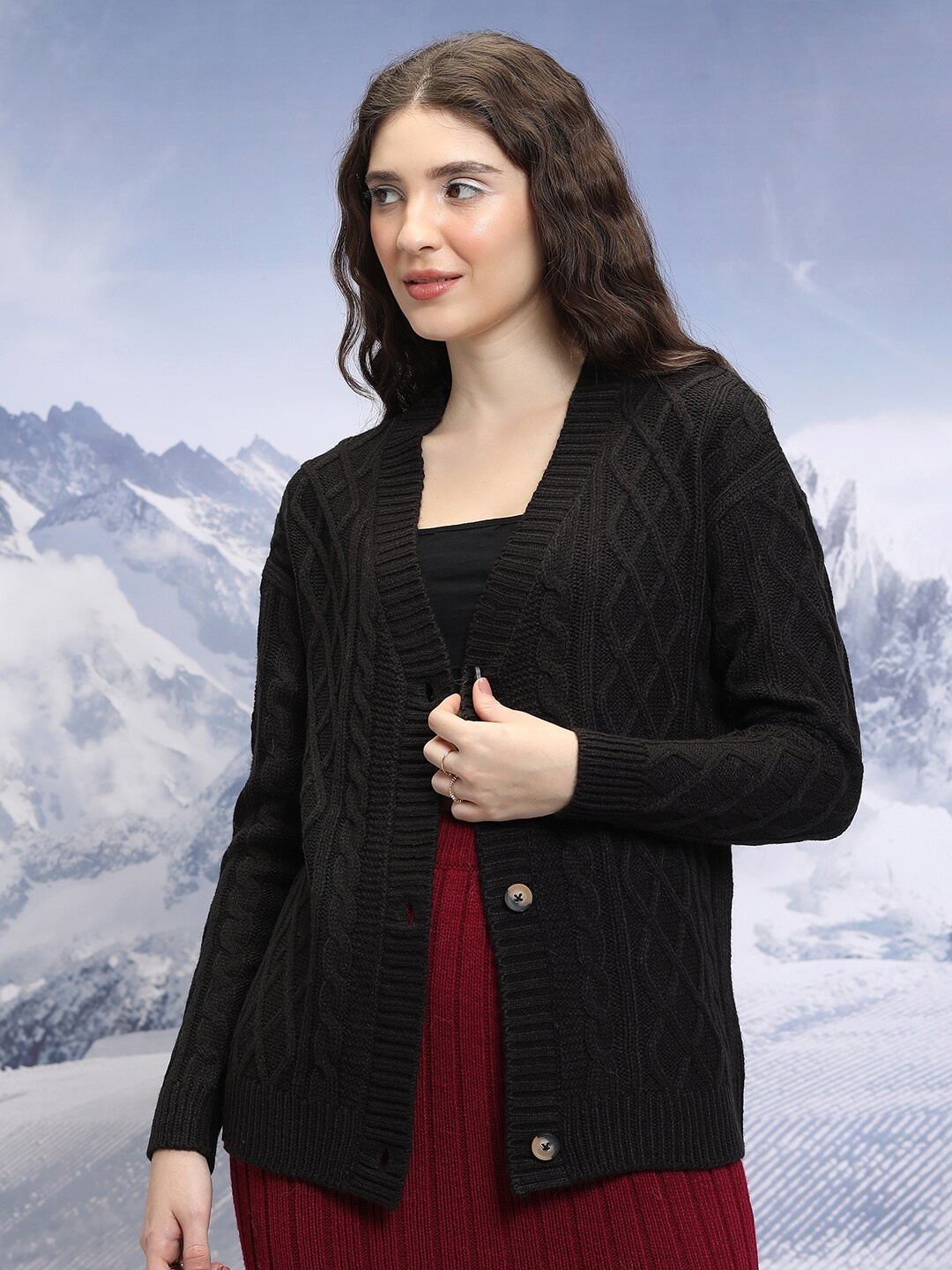 

Tokyo Talkies V-Neck Cardigan, Black