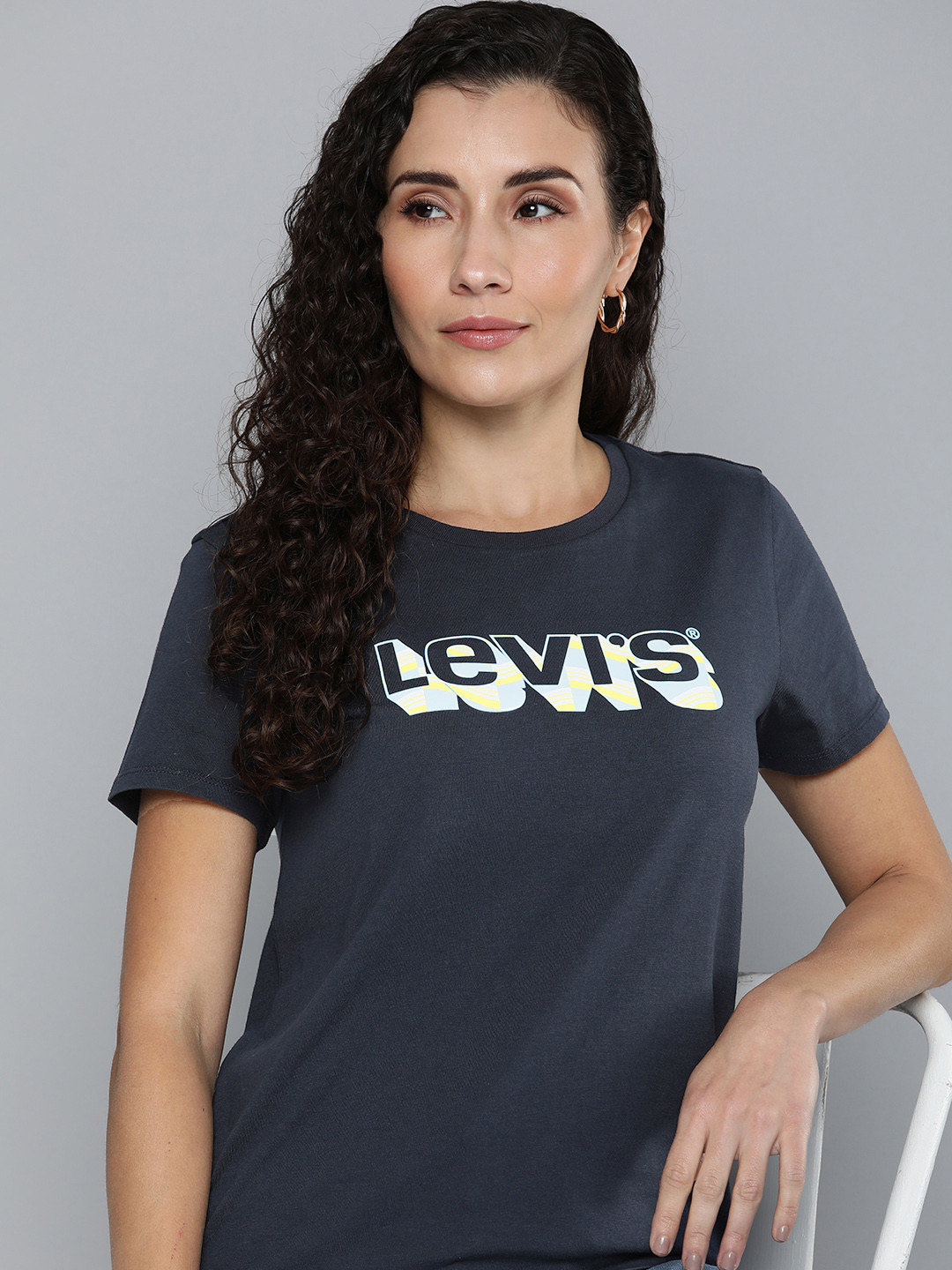 

Levis Pure Cotton Brand Logo Printed Casual T-shirt, Navy blue