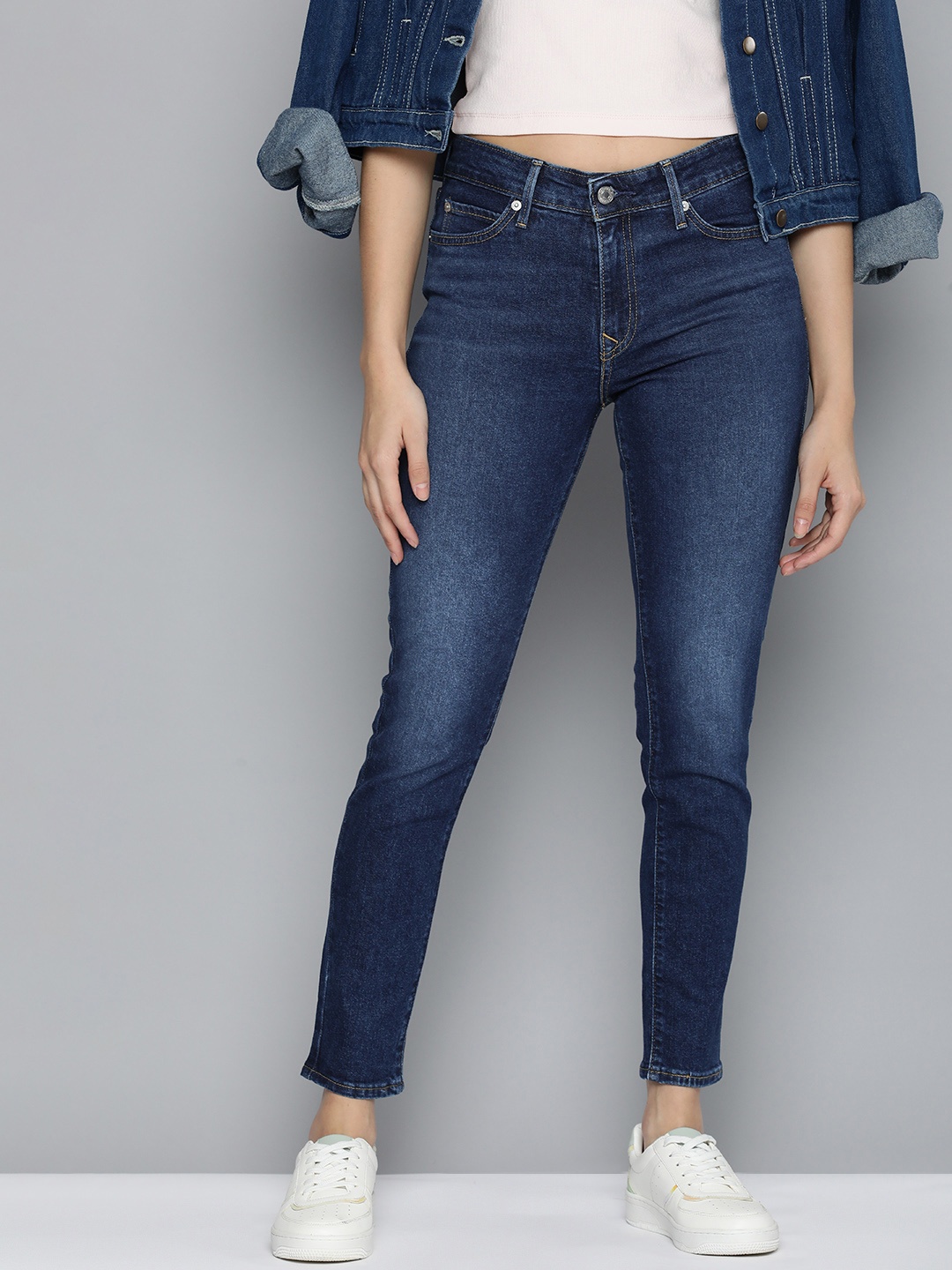 

Levis Women Mid-Rise 711 Skinny Fit Light Fade Stretchable Jeans, Blue