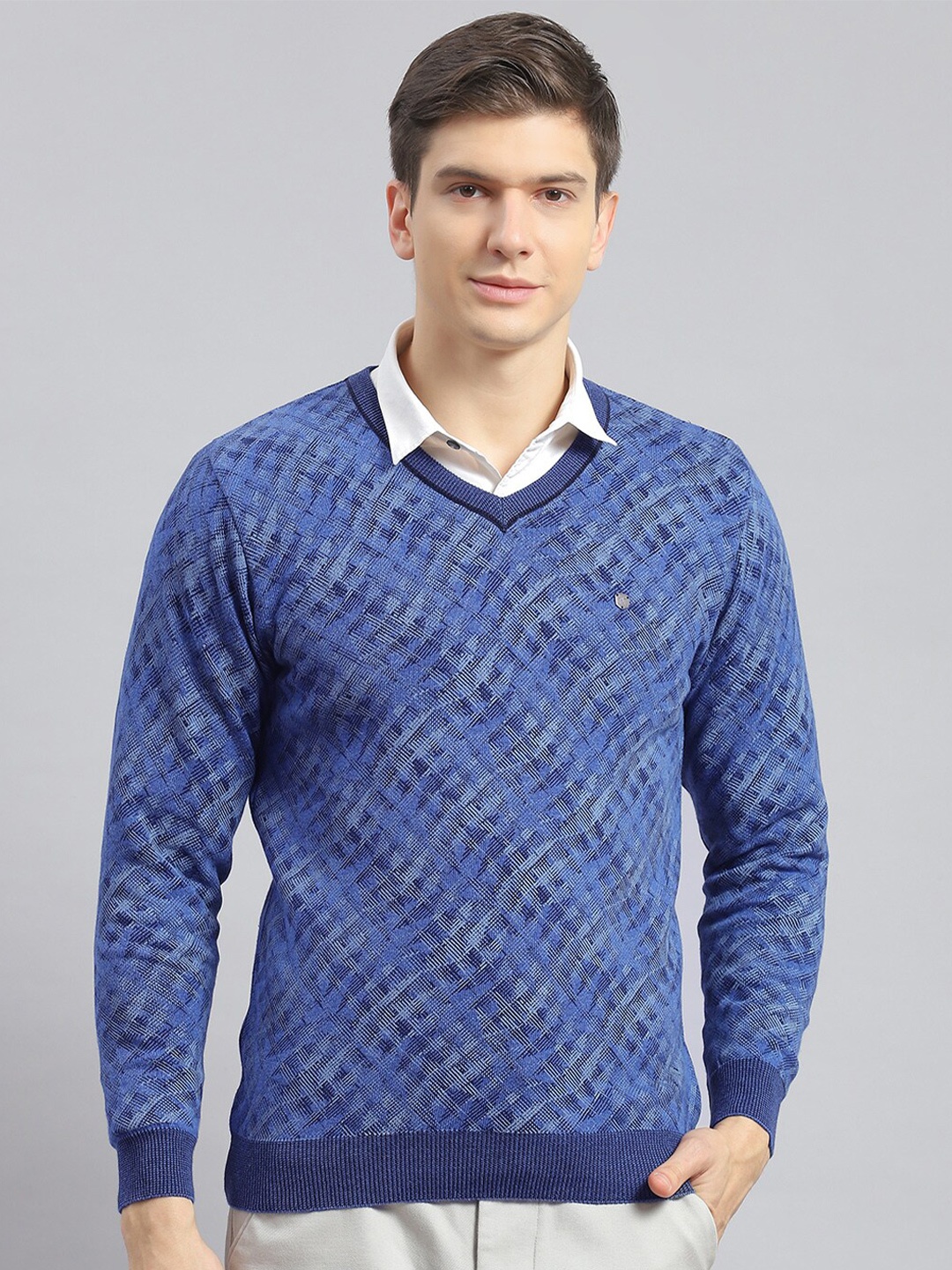 

Monte Carlo Abstract Self Design V-Neck Cotton Pullover Sweater, Blue