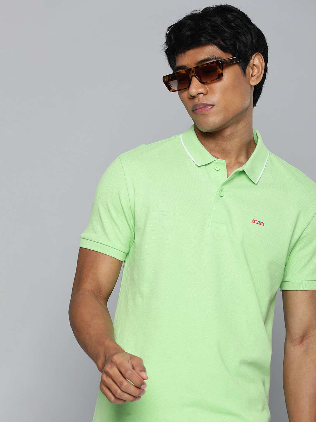 

Levis Solid Polo Collar Pure Cotton T-shirt, Green