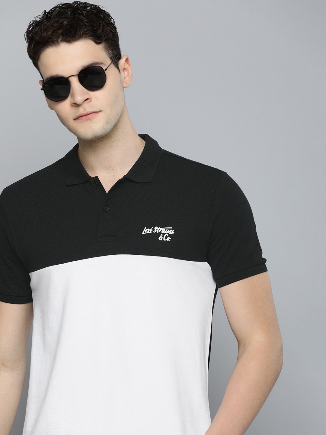 

Levis Colourblocked Polo Collar Pure Cotton T-shirt, Black