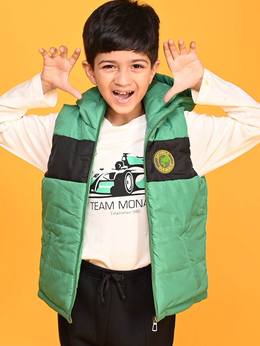 

Anthrilo Boys Colourblocked Hooded Sleeveless Padded Jacket, Green