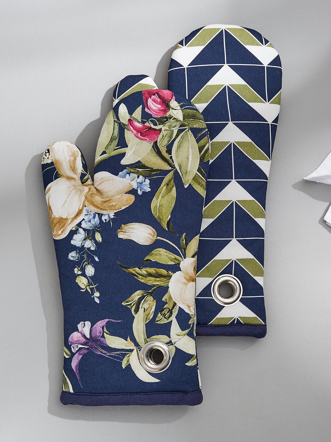 

Home Centre Drake Navy Blue & Green 2 Pieces Floral Print Cotton Oven Mittens