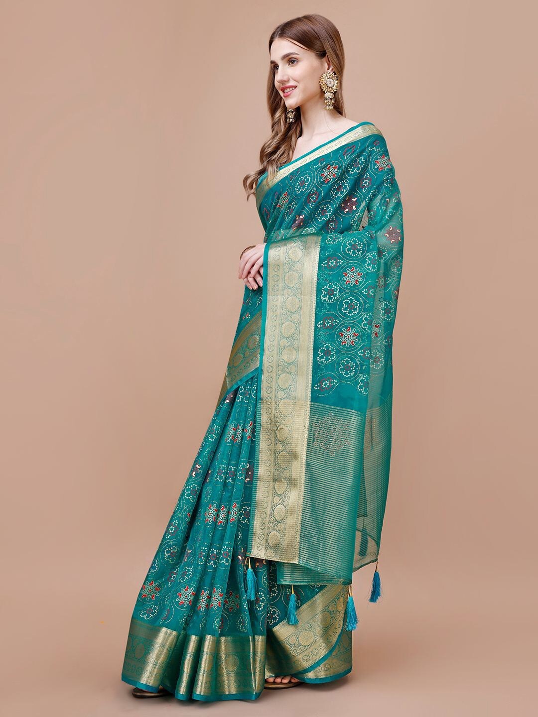 

Indian Women Floral Printed Zari Saree, Teal