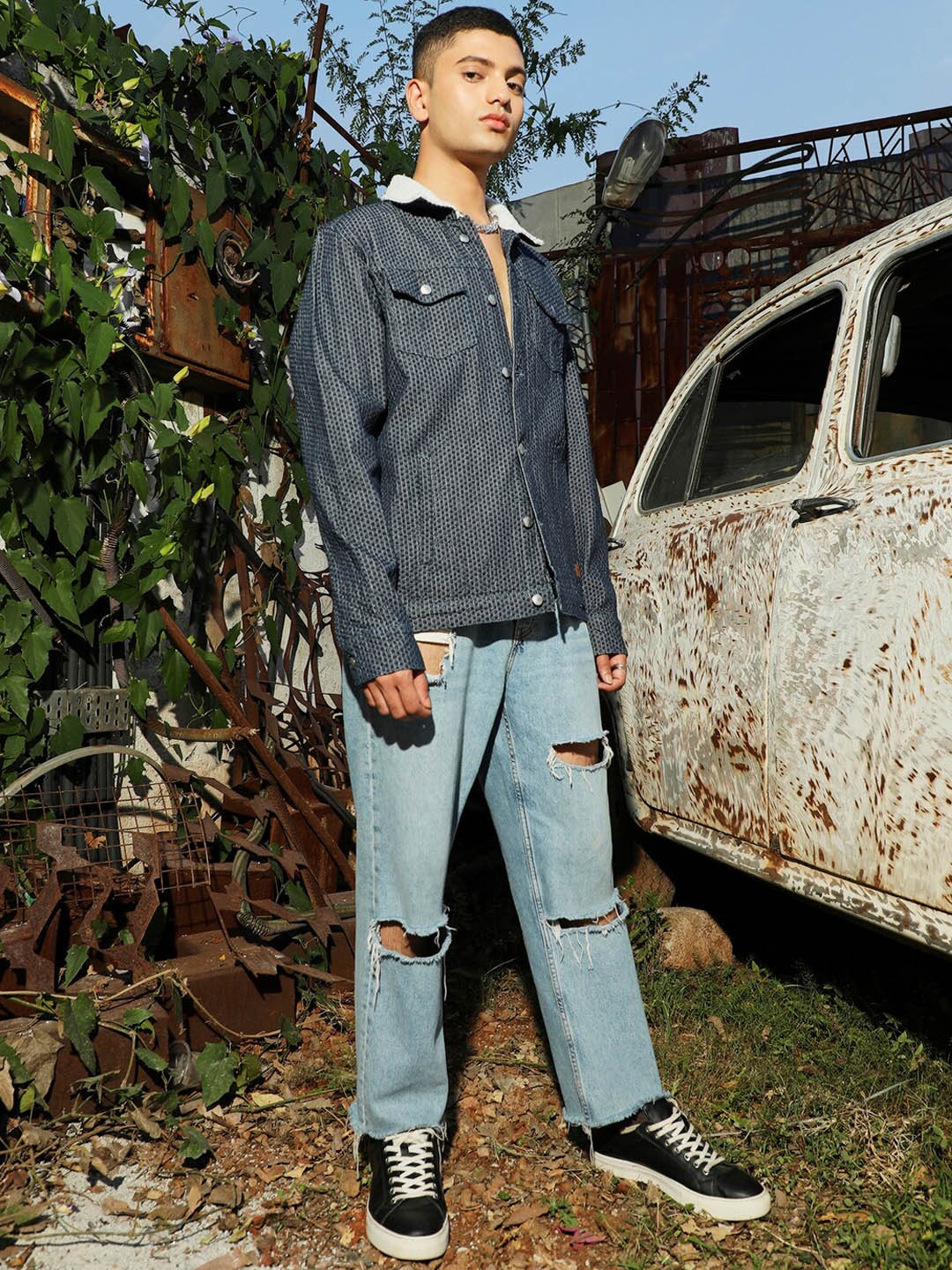 

Campus Sutra Self Design Windcheater Outdoor Denim Jacket, Blue