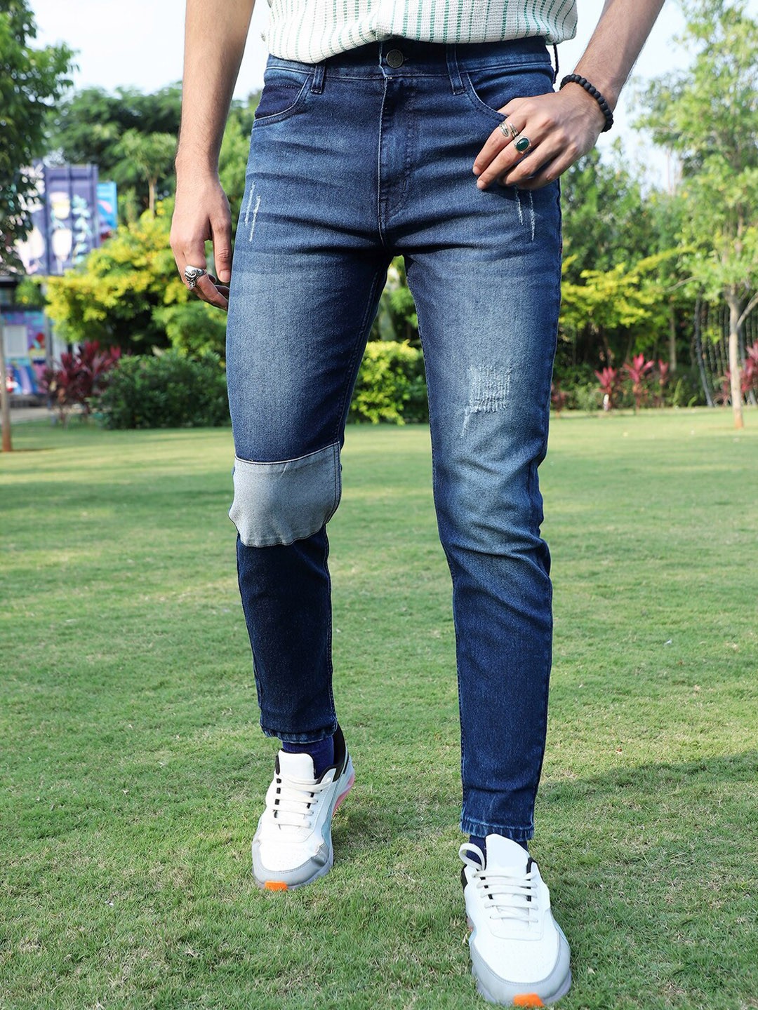 

Campus Sutra Men Smart Slim Fit Low Distress Stretchable Jeans, Blue
