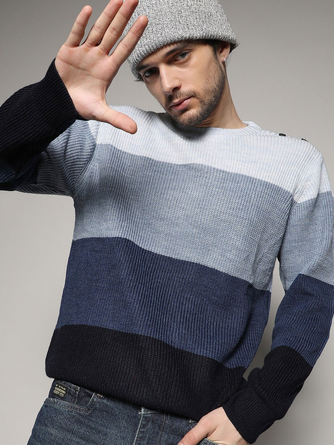 

Campus Sutra Colourblocked Woollen Pullover Sweater, Navy blue