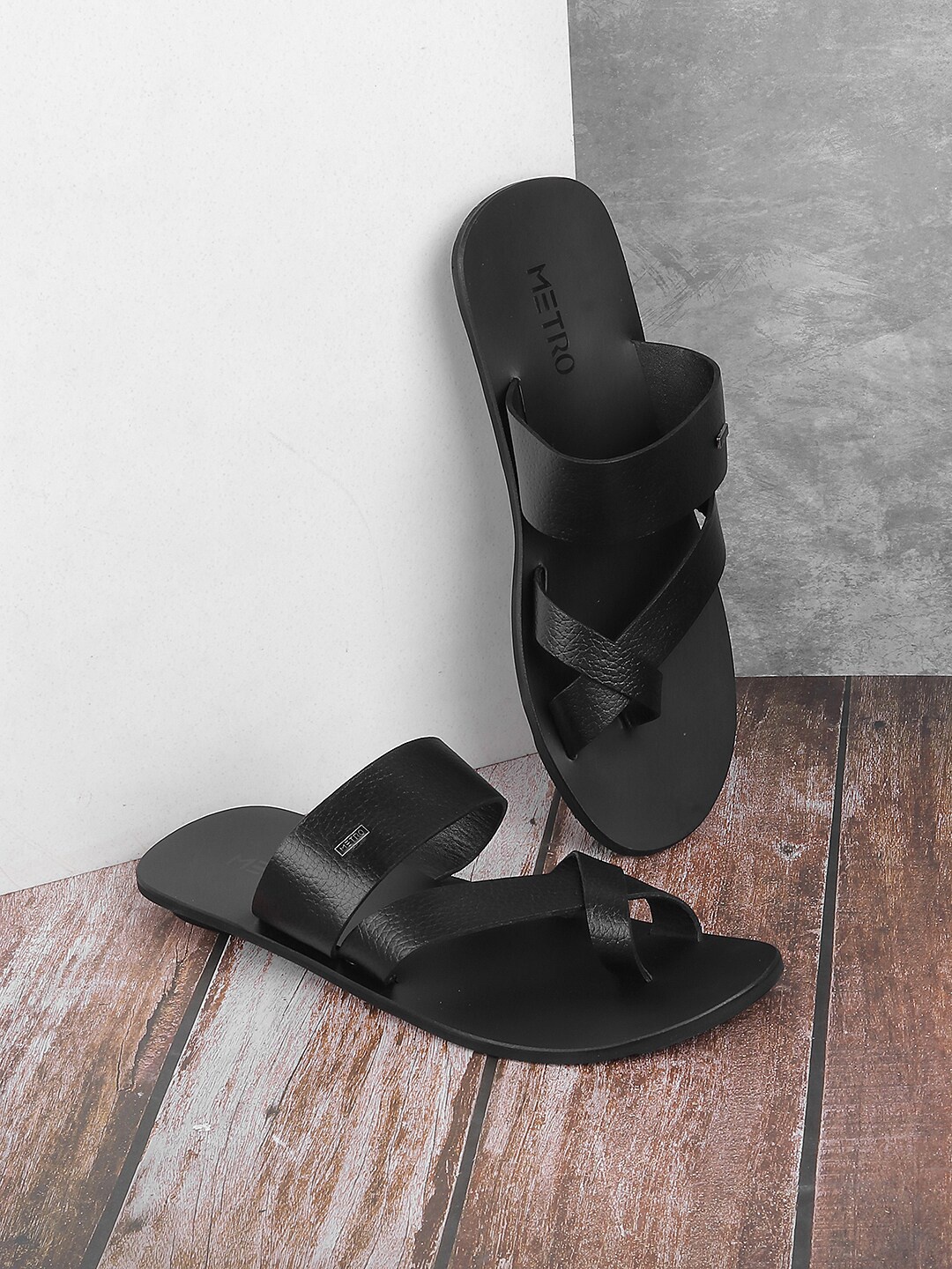 

Metro Men One Toe Comfort Sandals, Black