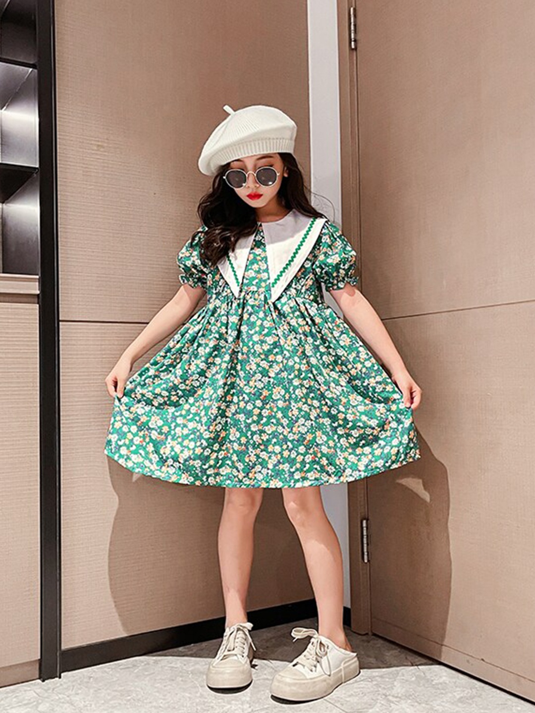 

StyleCast Girls Green & White Floral Printed Peter Pan Collar Puff Sleeve A-Line Dress