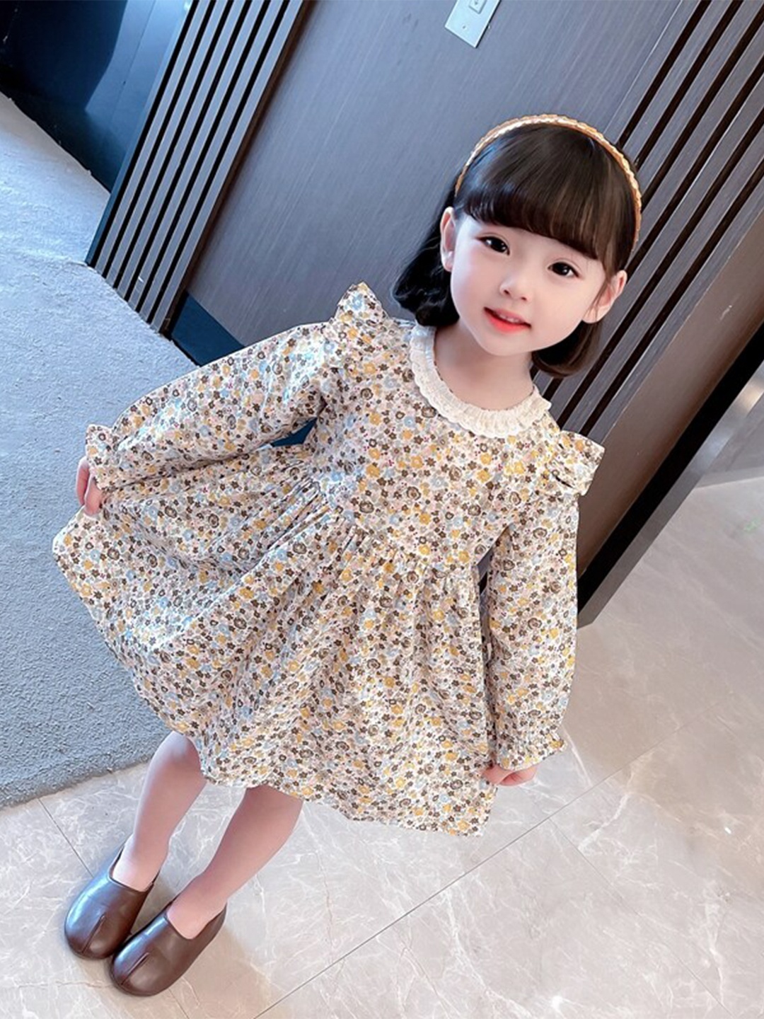 

StyleCast Girls Beige & Brown Floral Printed Fit & Flare Cotton Dress