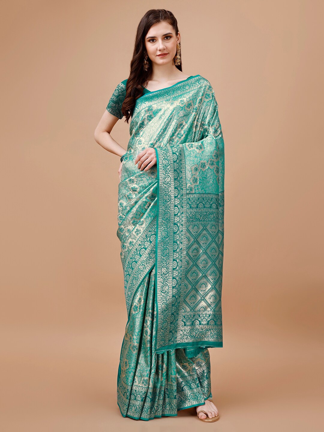 

MAGMINA Floral Woven Design Zari Detail Pure Silk Kanjeevaram Saree, Green