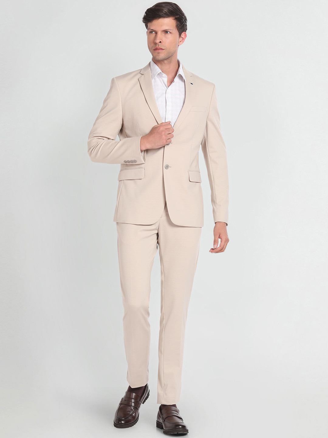 

Arrow Single-Breasted Slim-Fit Two-Piece Formal Suit, Beige