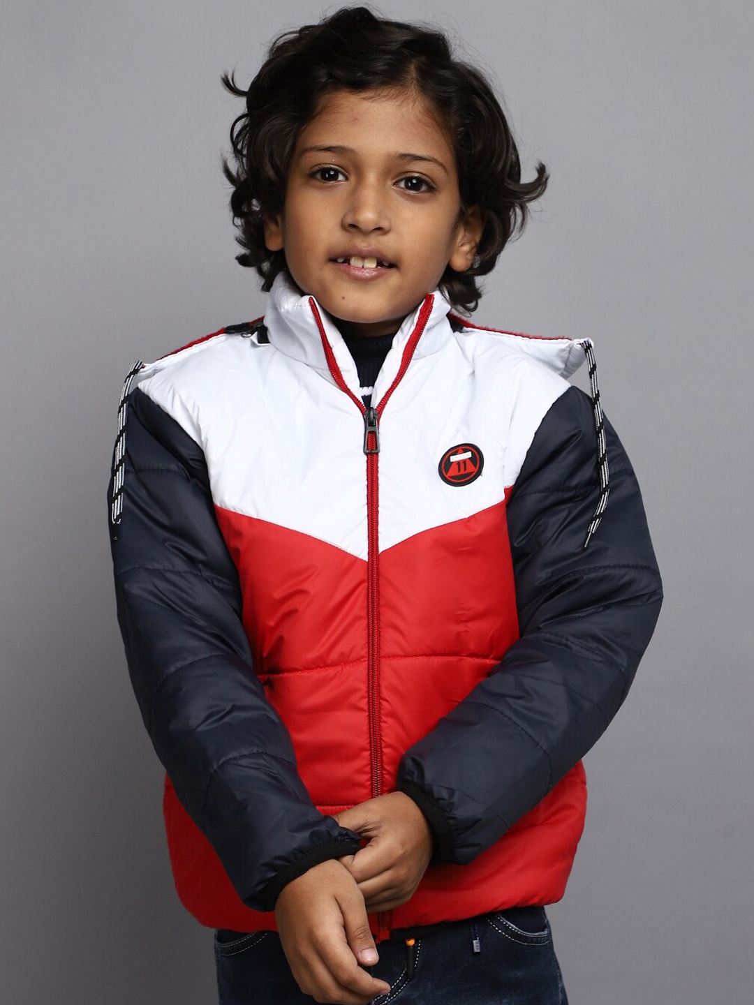 

V-Mart Boys Colourblocked Hooded Acrylic Lightweight Puffer Jacket, Red