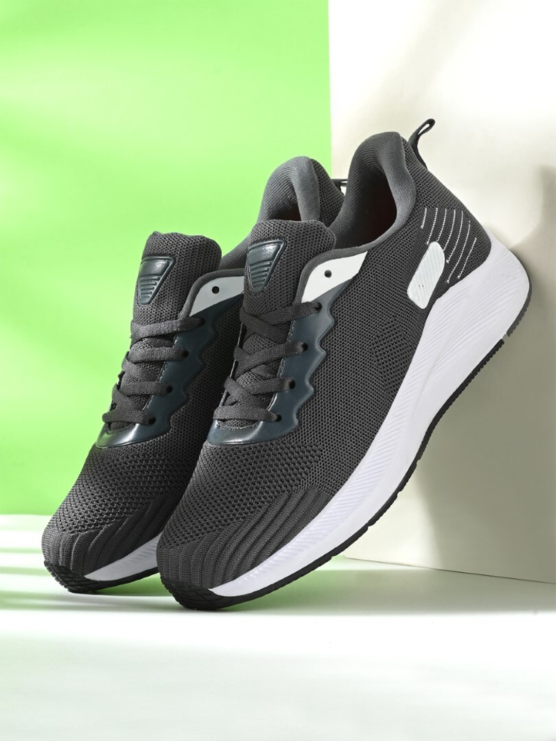 

The Roadster Lifestyle Co. Men Grey & White Mesh Lightweight Running Shoes