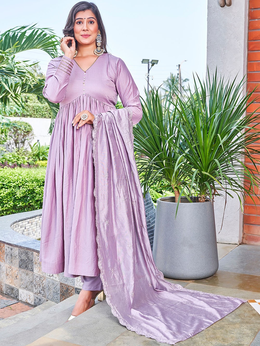 

Curvy Lane V-Neck Long Sleeves Empire Thread Work Kurta With Trousers & Dupatta, Lavender