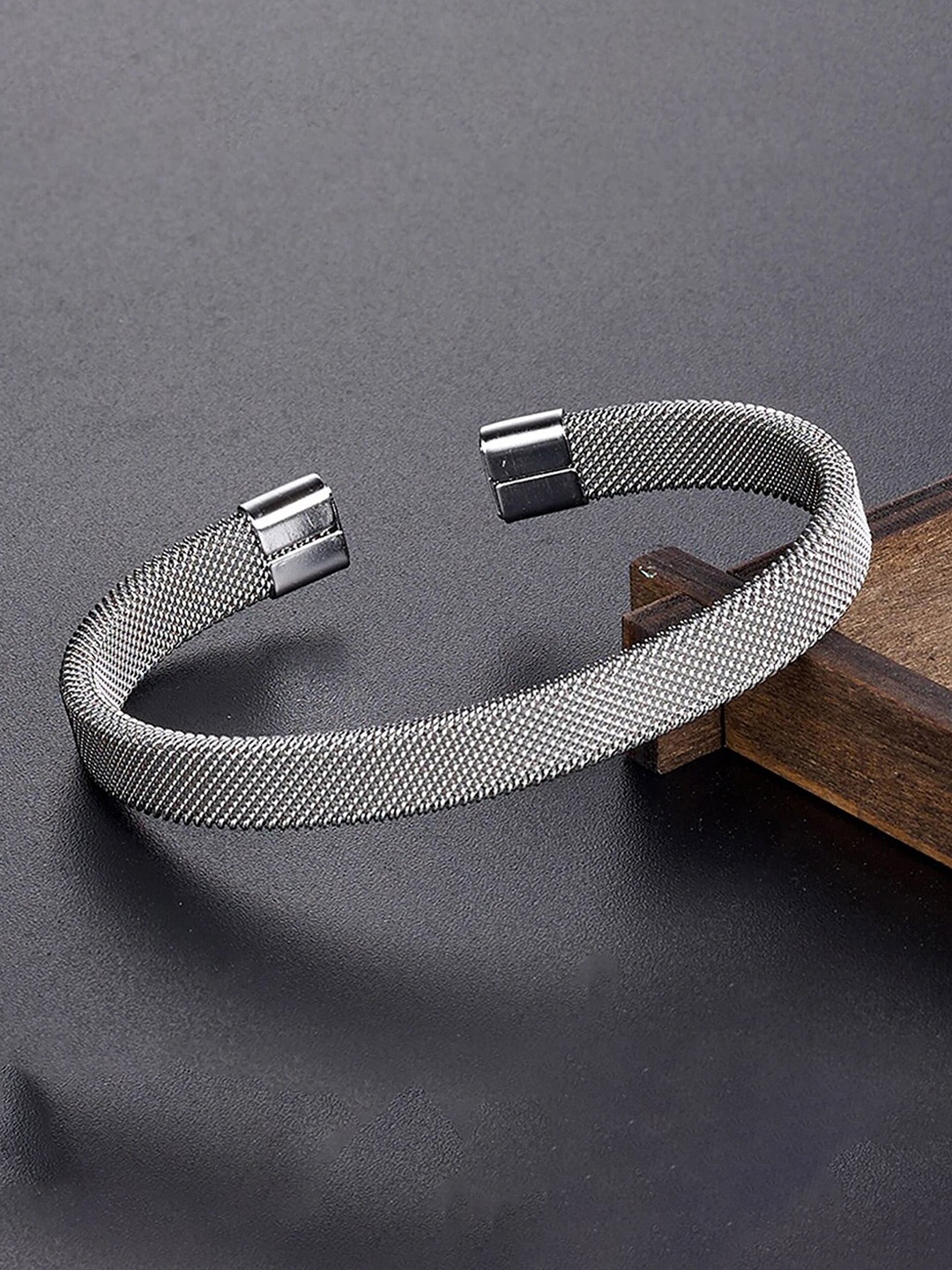 

Fashion Frill Women Silver-Plated Stainless Steel Cuff Bracelet