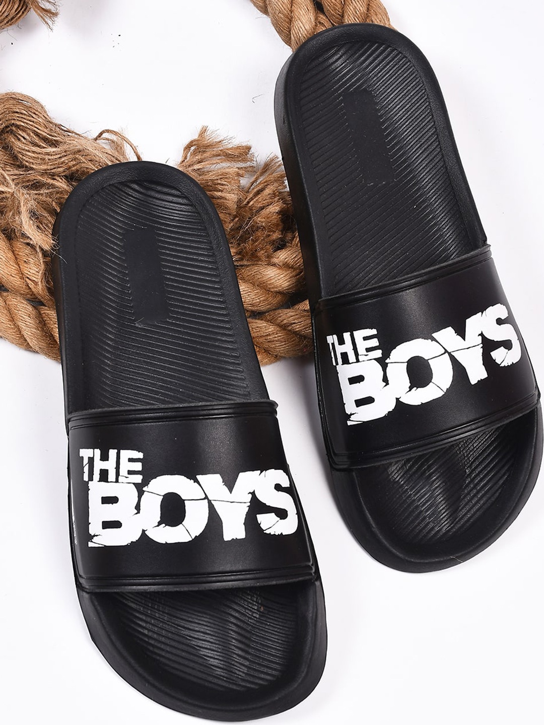 

PERY PAO Men Printed Sliders, Black
