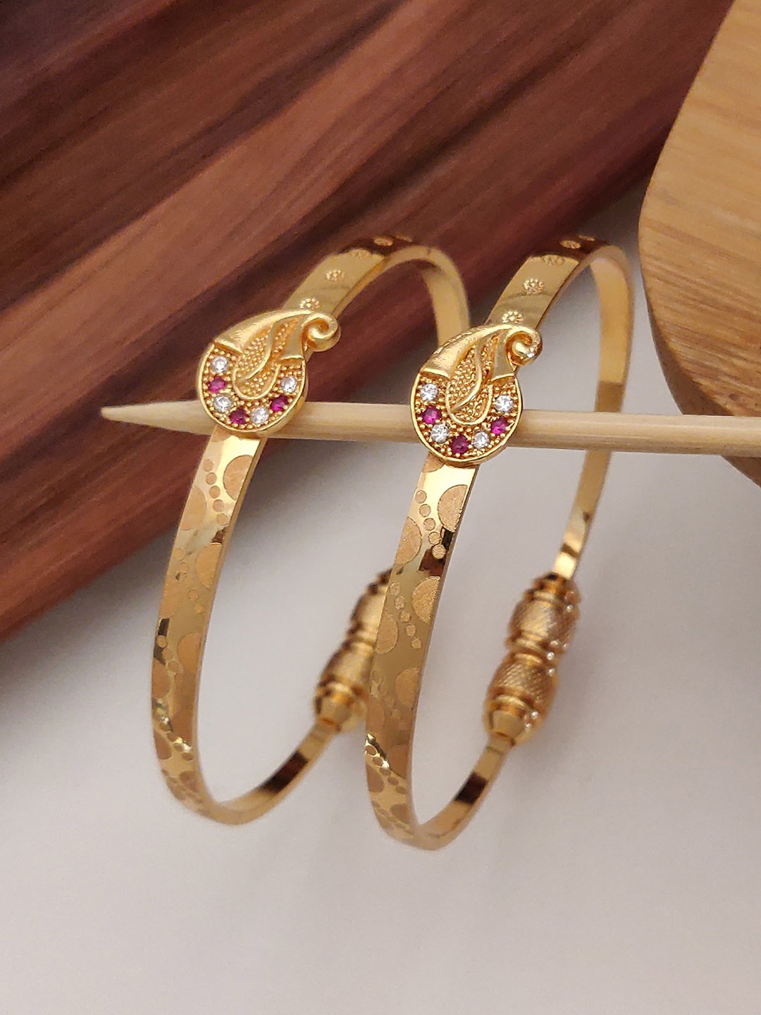 

Shining Diva Set Of 2 Gold-Plated & Crystal Bangle