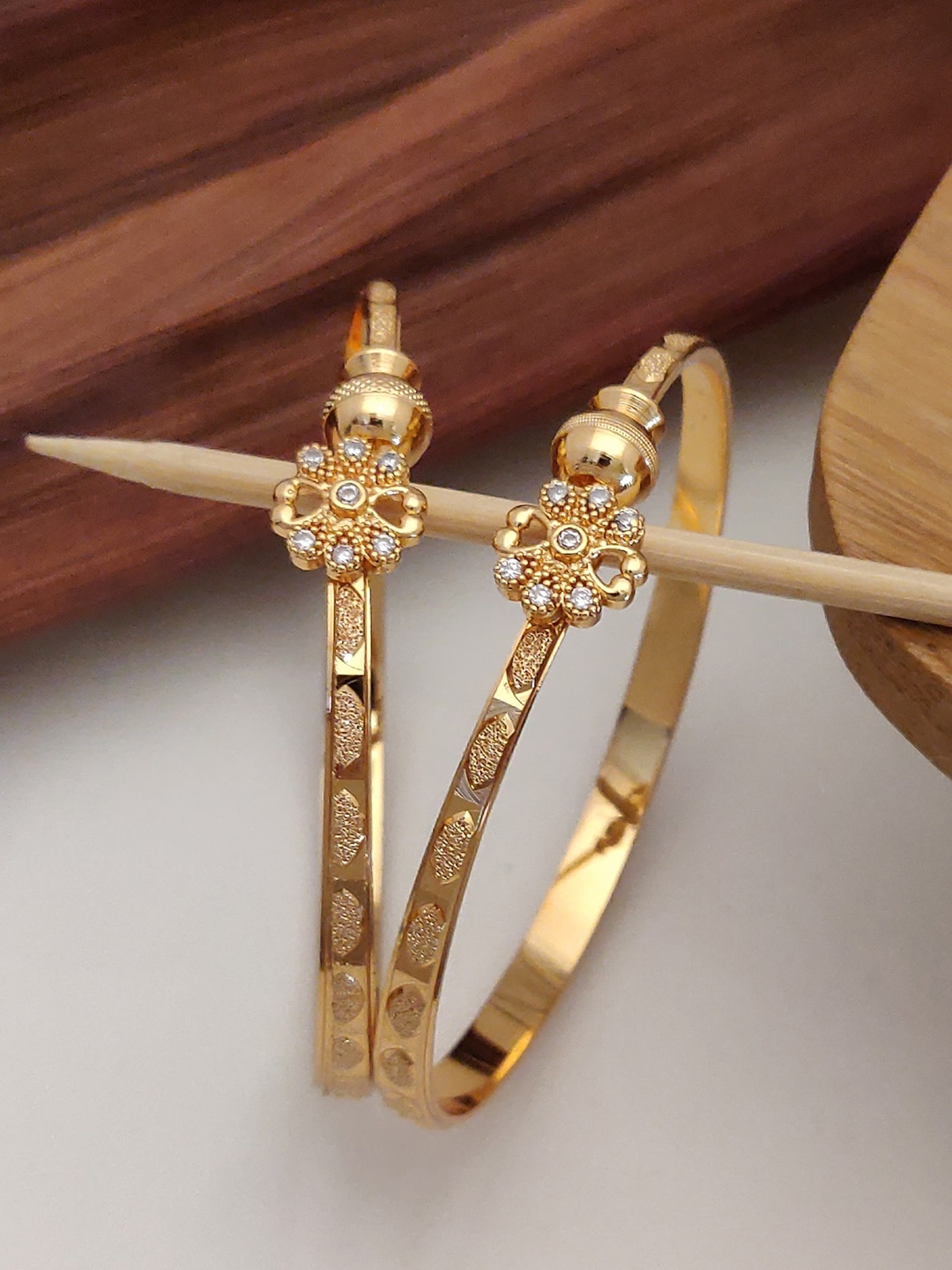 

Shining Diva Set Of 2 Gold-Plated & Crystal Studded Bangle