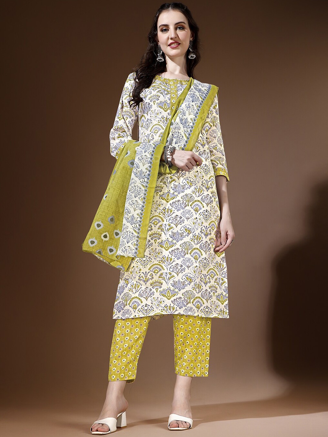 

KALINI Ethnic Motifs Printed Straight Kurta With Trousers & Dupatta, Green