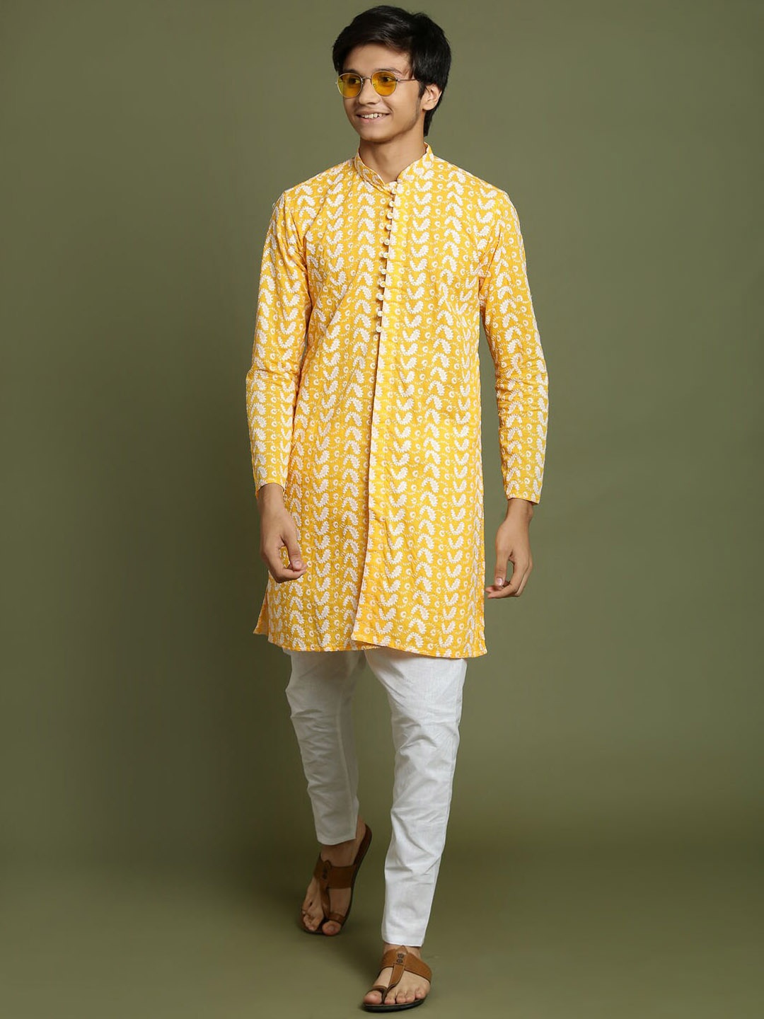 

VASTRAMAY Boys Embroidered Regular Chikankari Pure Cotton Kurta With Pyjamas, Yellow