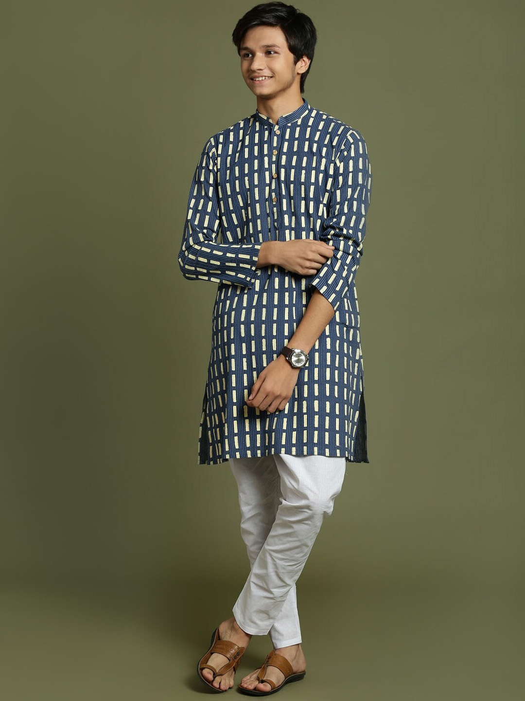 

VASTRAMAY Boys Printed Regular Pure Cotton Mandarin Collar Kurta With Pyjamas, Blue