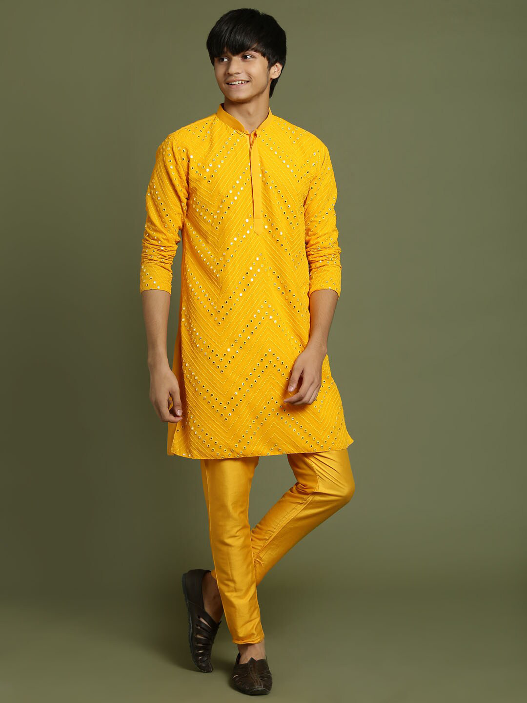 

VASTRAMAY Boys Embroidered Mirror Work Kurta with Pyjamas, Yellow