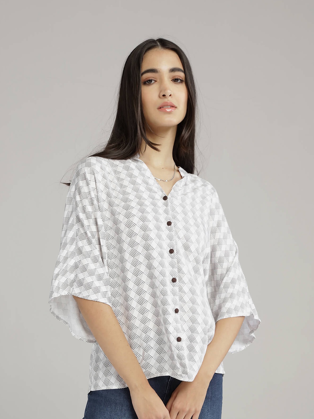 

IDK Printed Mandarin Collar Extended Sleeves Shirt Style Top, White