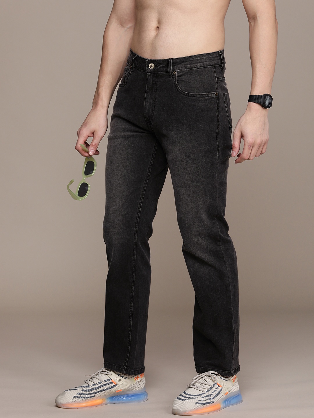 

Roadster Men Heavy Fade Stretchable Jeans, Black