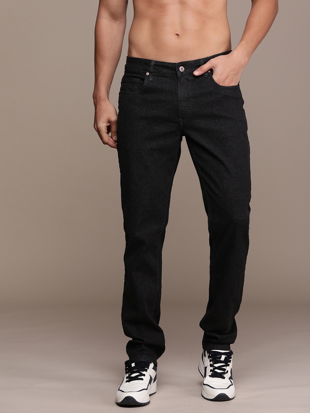 

The Roadster Life Co. Men Slim Fit Stretchable Jeans, Black