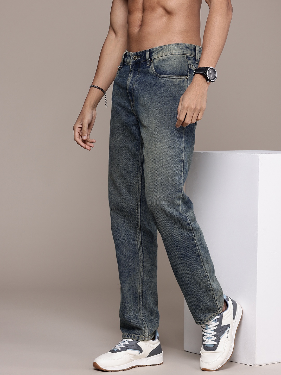 

The Roadster Life Co. Men Pure Cotton Relaxed Fit Heavy Fade Jeans, Blue