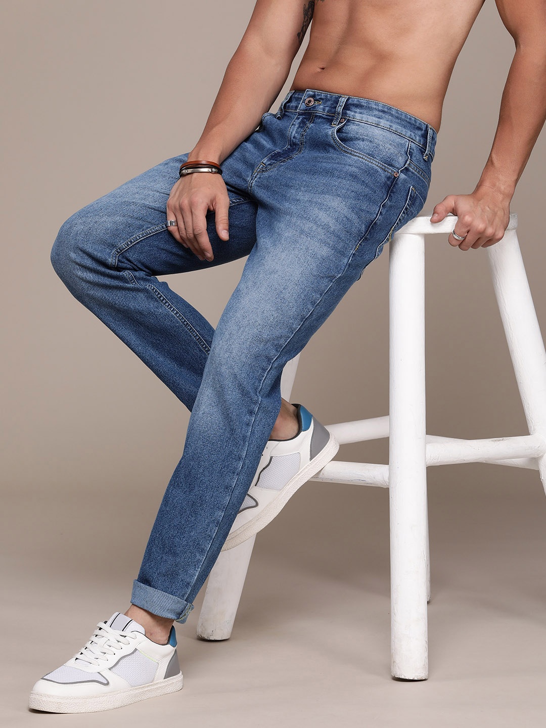 

The Roadster Life Co. Men Slim Fit Heavy Fade Stretchable Jeans, Blue